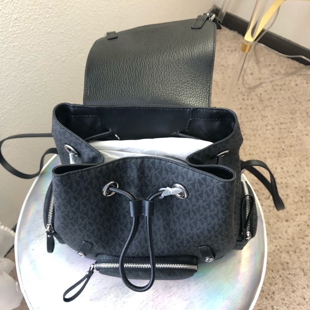 SOLD Michael Kors Abbey drawstring backpack - Picture 5 of 7